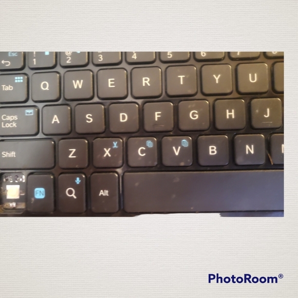 Logitech Magnetic stand up Tablet holder with Bluetooth Keyboard attached - Picture 3 of 5